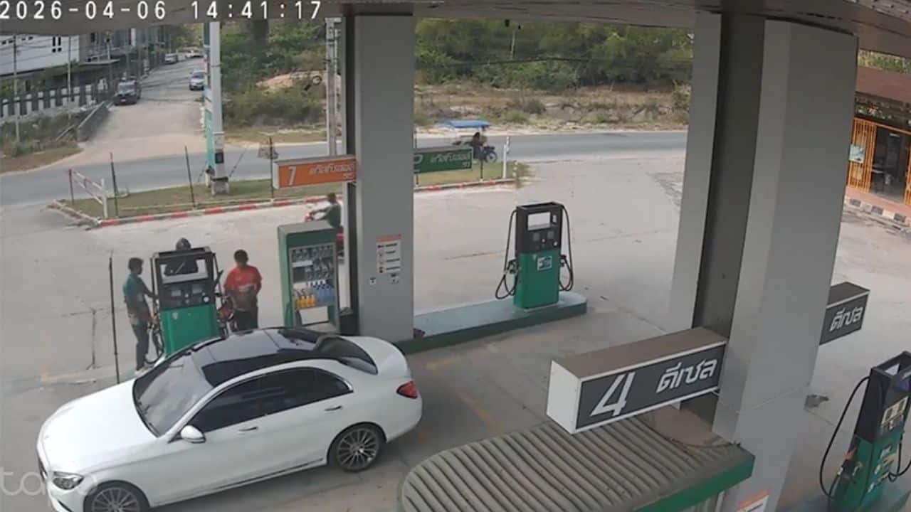 A Mercedes driver allegedly left a Hat Yai petrol station without paying for 1,000 baht of benzine, leaving a worker to cover the cost.