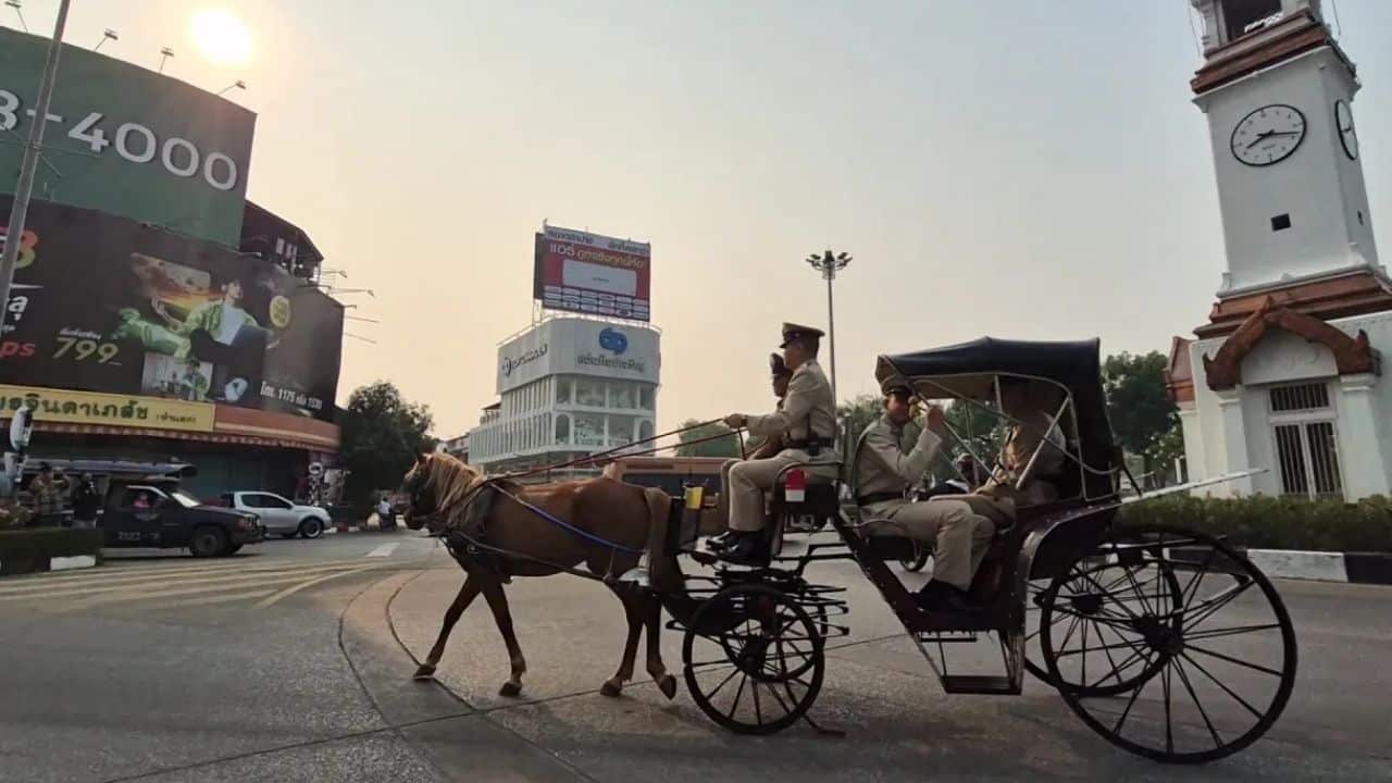A horse carriage patrol was launched in Lampang for Songkran, with officers in vintage uniforms patrolling tourist areas.