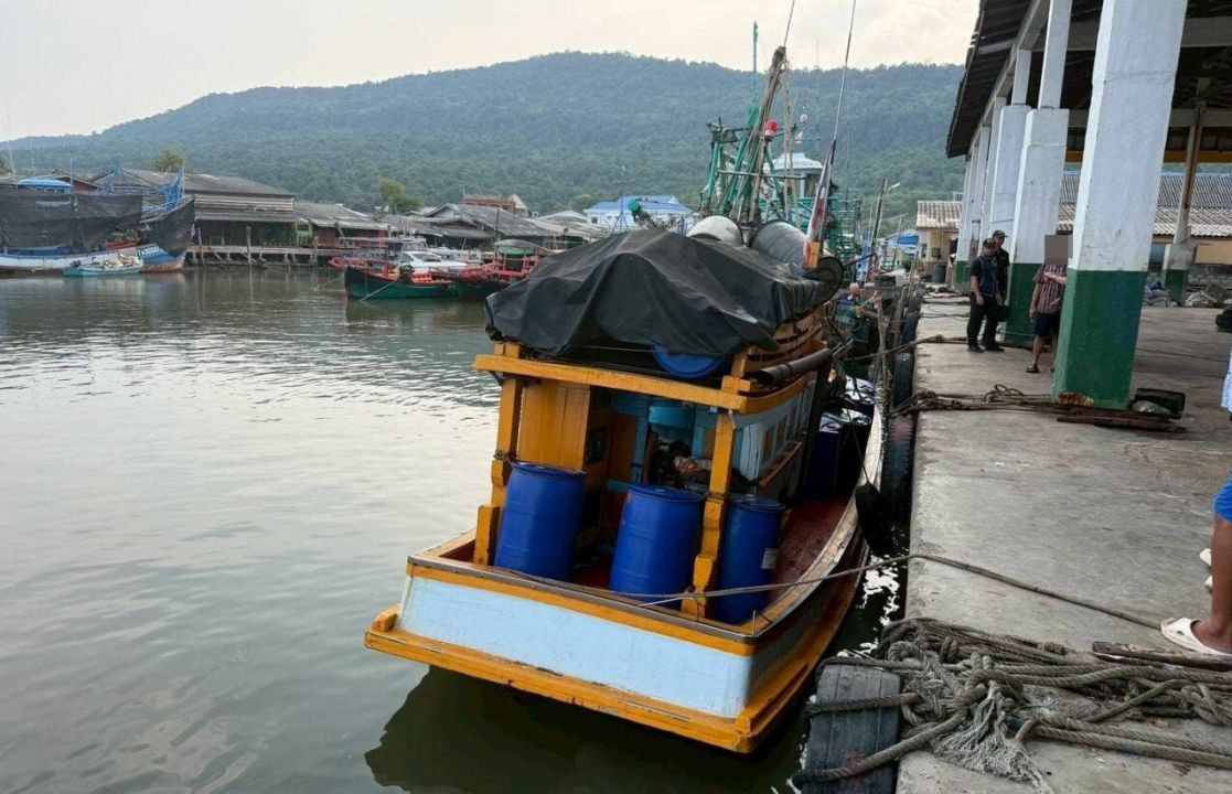 A fishing boat owner in Trat was fined after officers found 3,800 litres of illegal diesel during a late-night inspection.