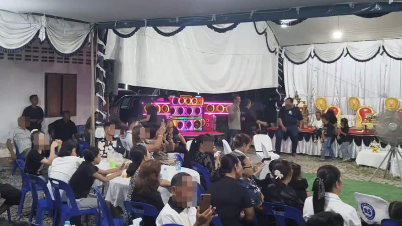 A family in Nakhon Si Thammarat hired three dancers for a funeral after saying they were carrying out the 59 year old man's final wish.