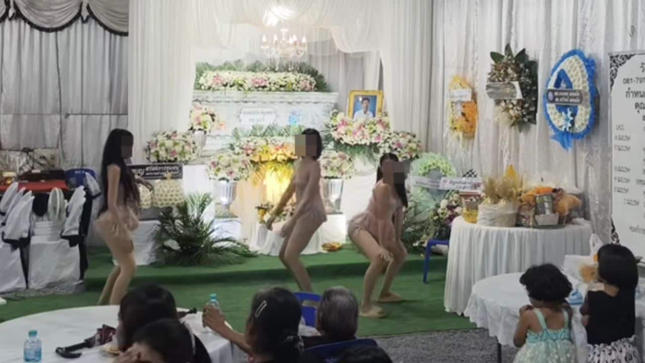 A family in Nakhon Si Thammarat hired three dancers for a funeral after saying they were carrying out the 59 year old man's final wish.