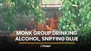 Korat men in monk robes filmed drinking alcohol, sniffing glue | Thaiger