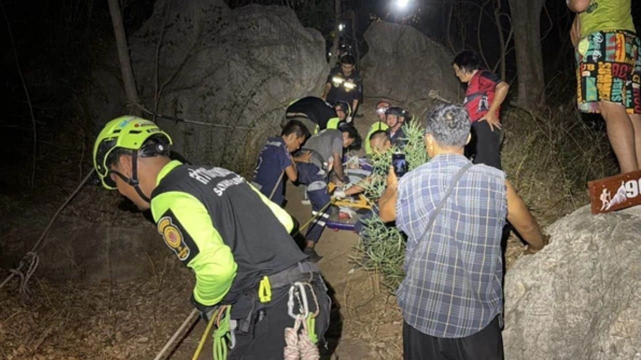 Five tourists stranded on a Phetchaburi mountain were rescued at night, with one man later taken to hospital for treatment.