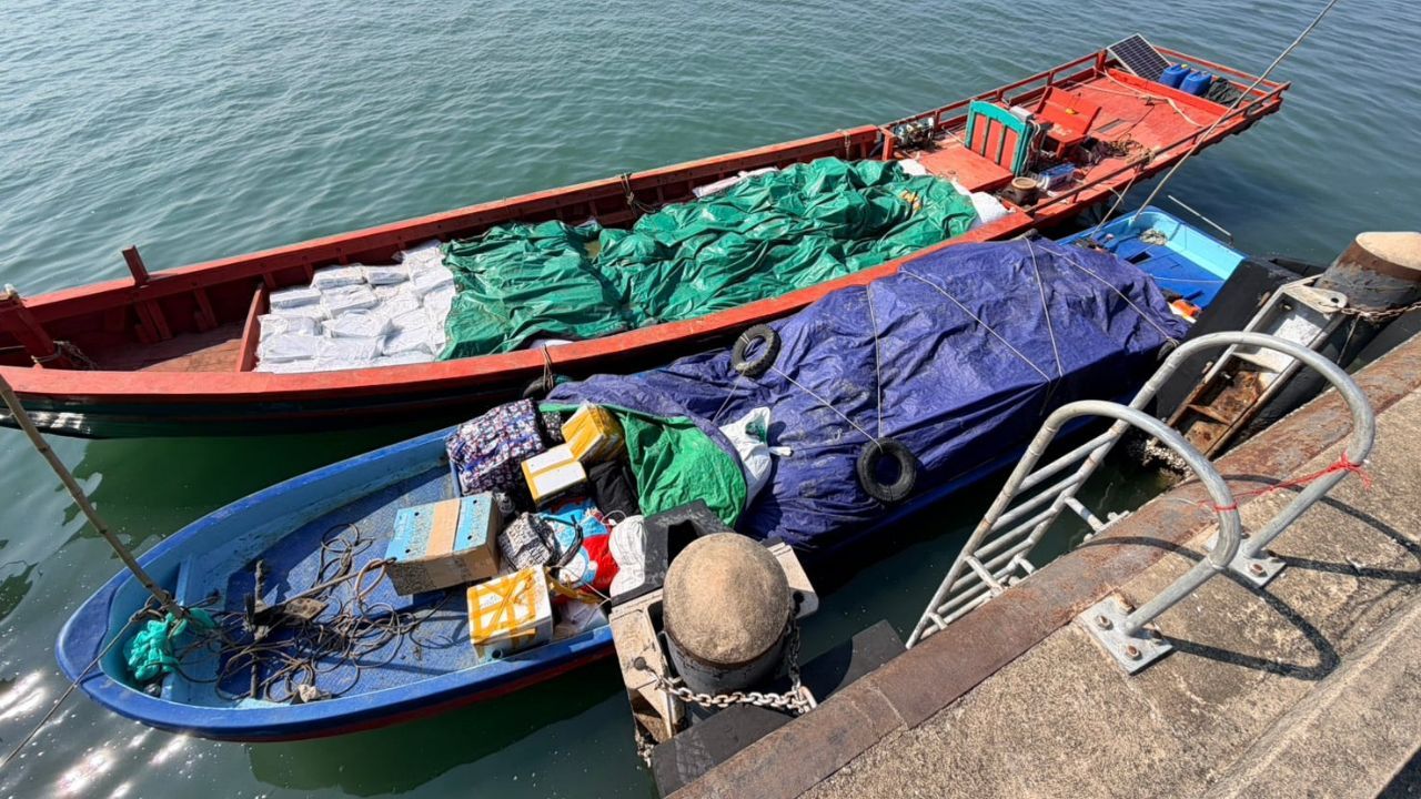 A Trat smuggling bust sees officials seize five boats and arrest six suspects transporting goods across the border to Cambodia.
