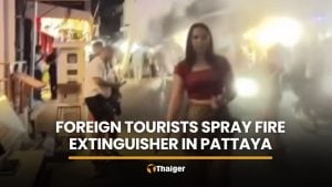 Foreign tourists spray fire extinguisher on Pattaya Walking Street | Thaiger