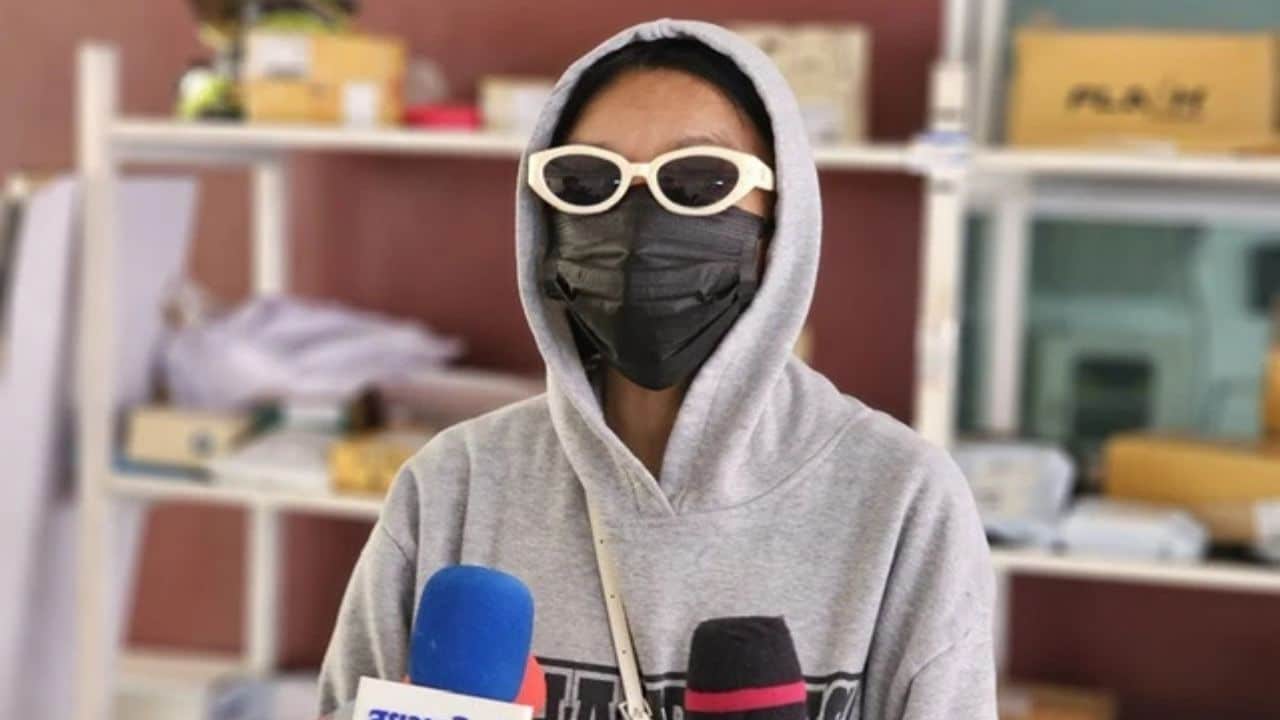 Police in Bangkok are investigating after a woman accused a Chinese client she met through entertainment work of assault and detention.