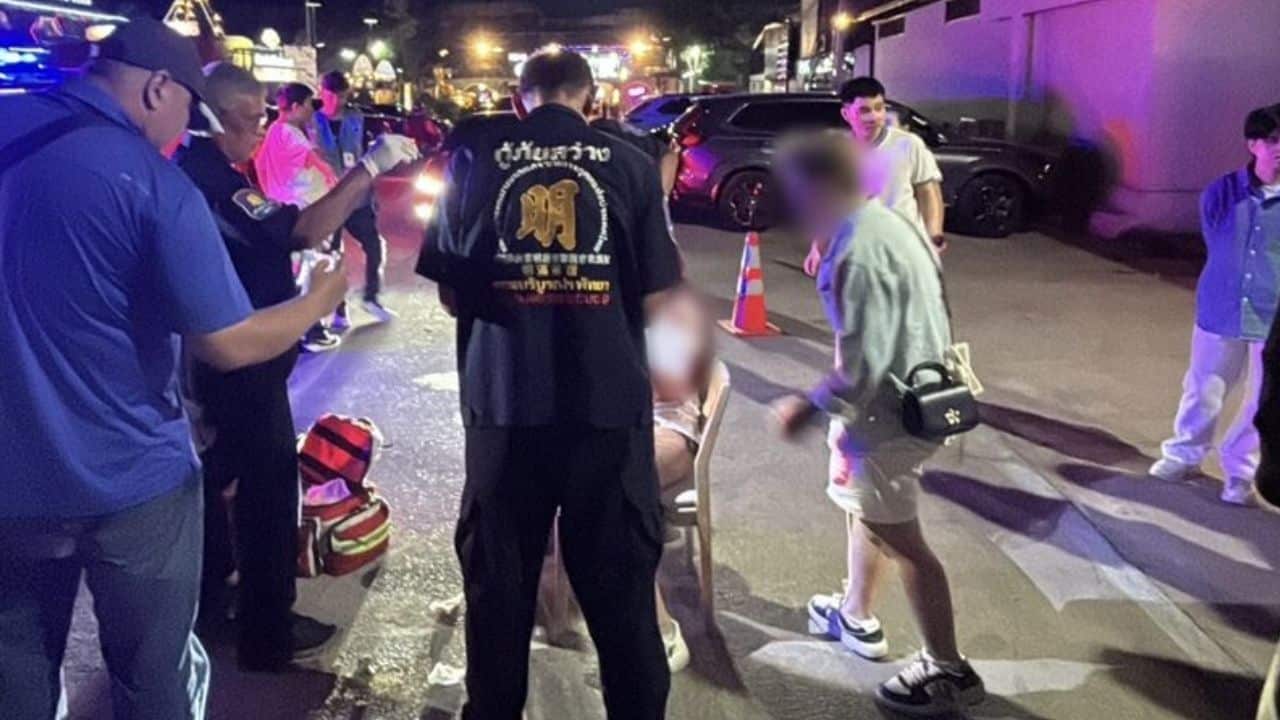 A massage worker in Pattaya was taken to the hospital after her friend allegedly punched her during a dispute over a boyfriend.