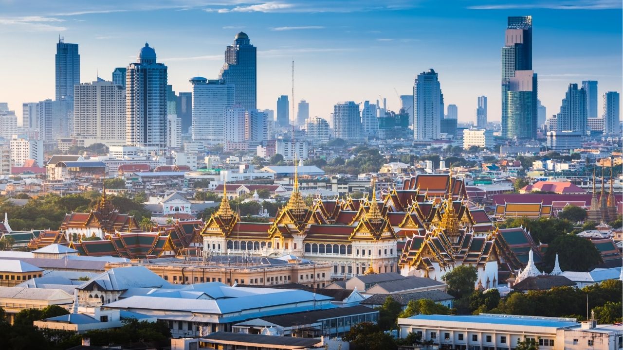 Why Americans keep coming back to Bangkok's chaos when they have plenty of their own | News by Thaiger
