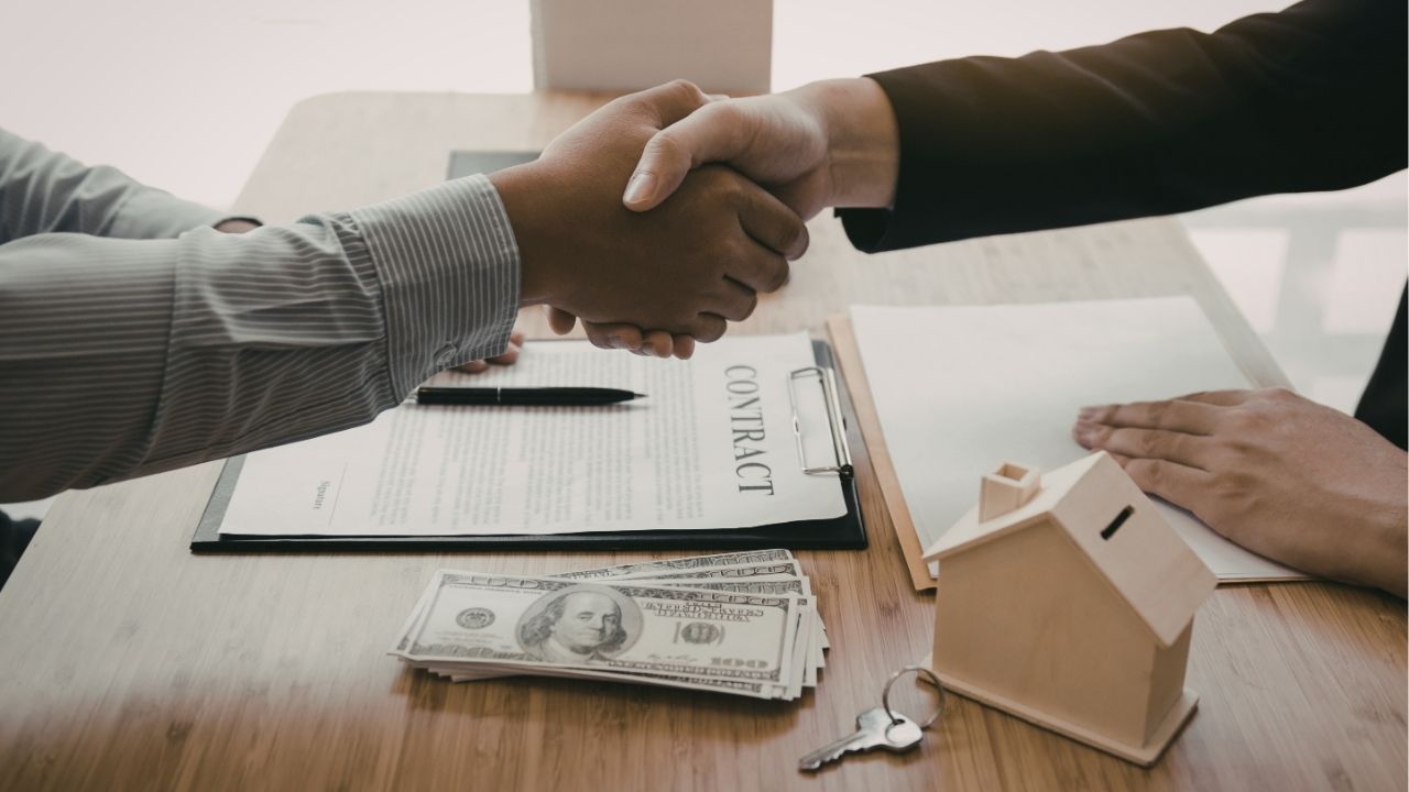 Is 35 too old to start a career as a property agent in Thailand? | News by Thaiger