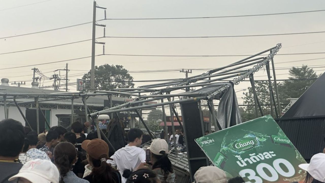Saraburi sign collapse