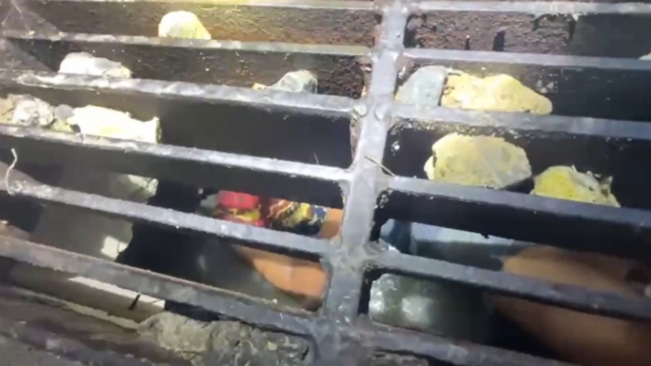 Thai man trapped in sewer in Rayong