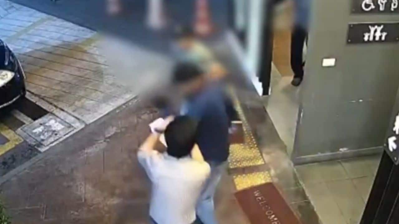 Robbery at Bangkok petrol station in Rama 9 area