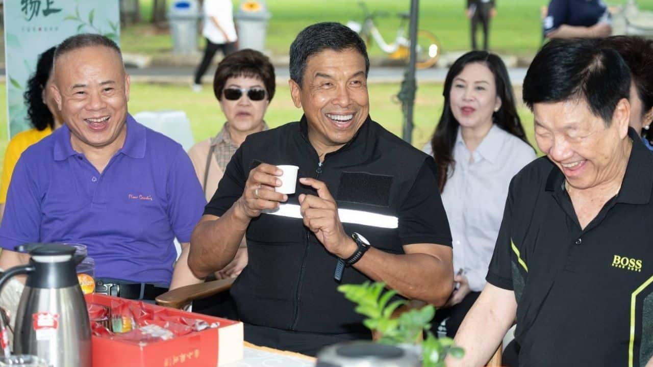 Chadchat Sittipunt seeks re-election for Bangkok governor