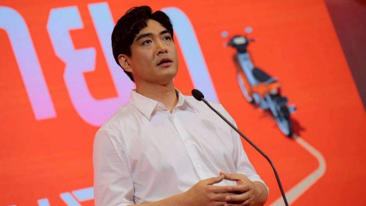 Bangkok governor candidate from people's party