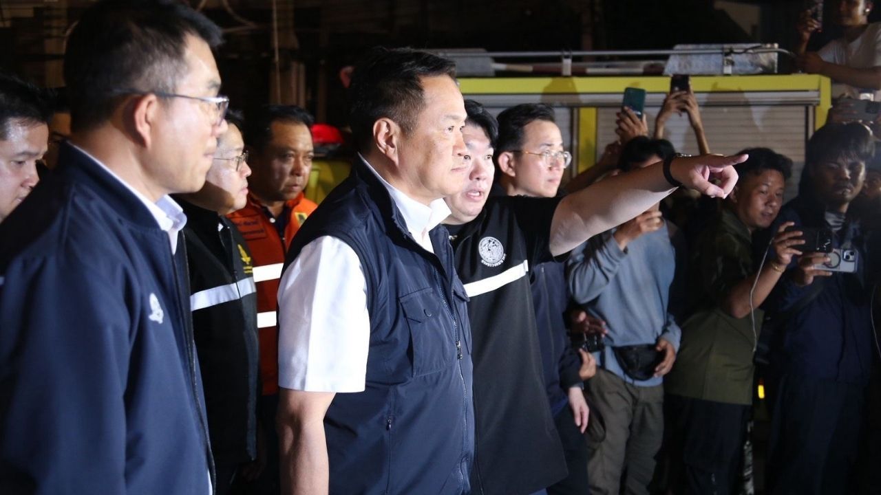 PM Anutin at train bus collision scene