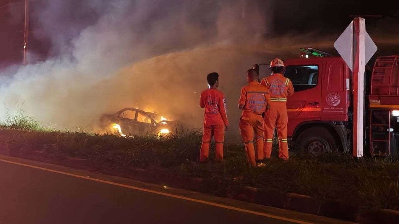 Car fire on Kanchanaburi road