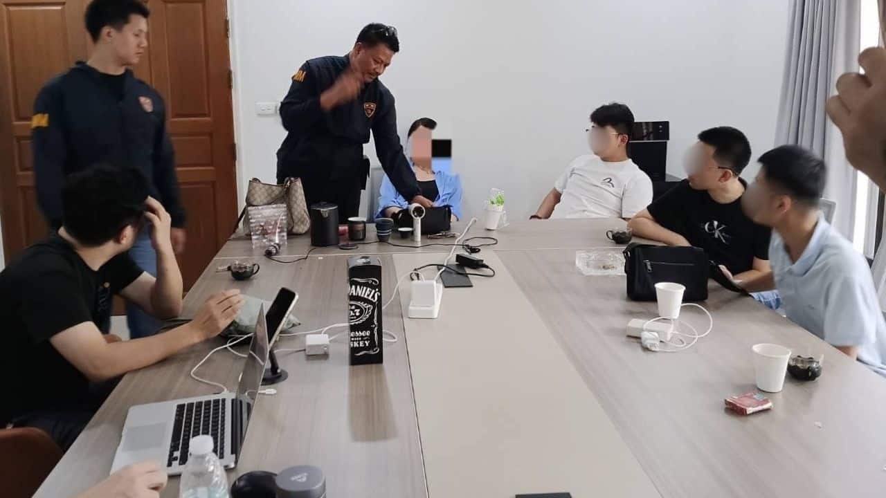 Chinse land broker arrested while meeting clients in Chon Buri