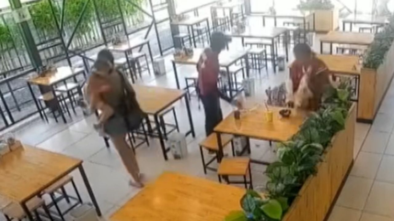 Foreign woman walks out despite unpaid drink