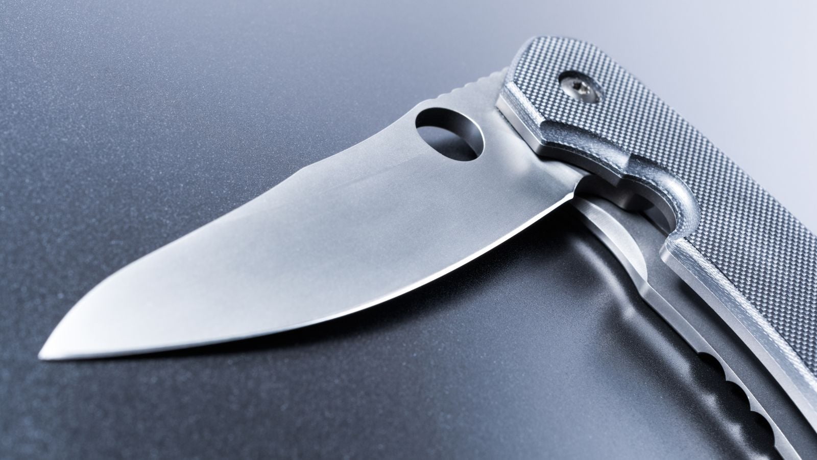 Two teens, 14 and 15, arrested for stabbing student in Bueng Kum | News by Thaiger