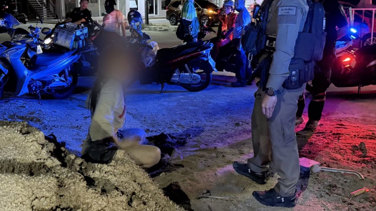 A distressed woman in Pattaya was taken to hospital after police and rescue workers found her disoriented on South Pattaya Road.