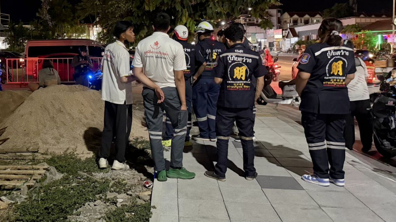 A distressed woman in Pattaya was taken to hospital after police and rescue workers found her disoriented on South Pattaya Road.