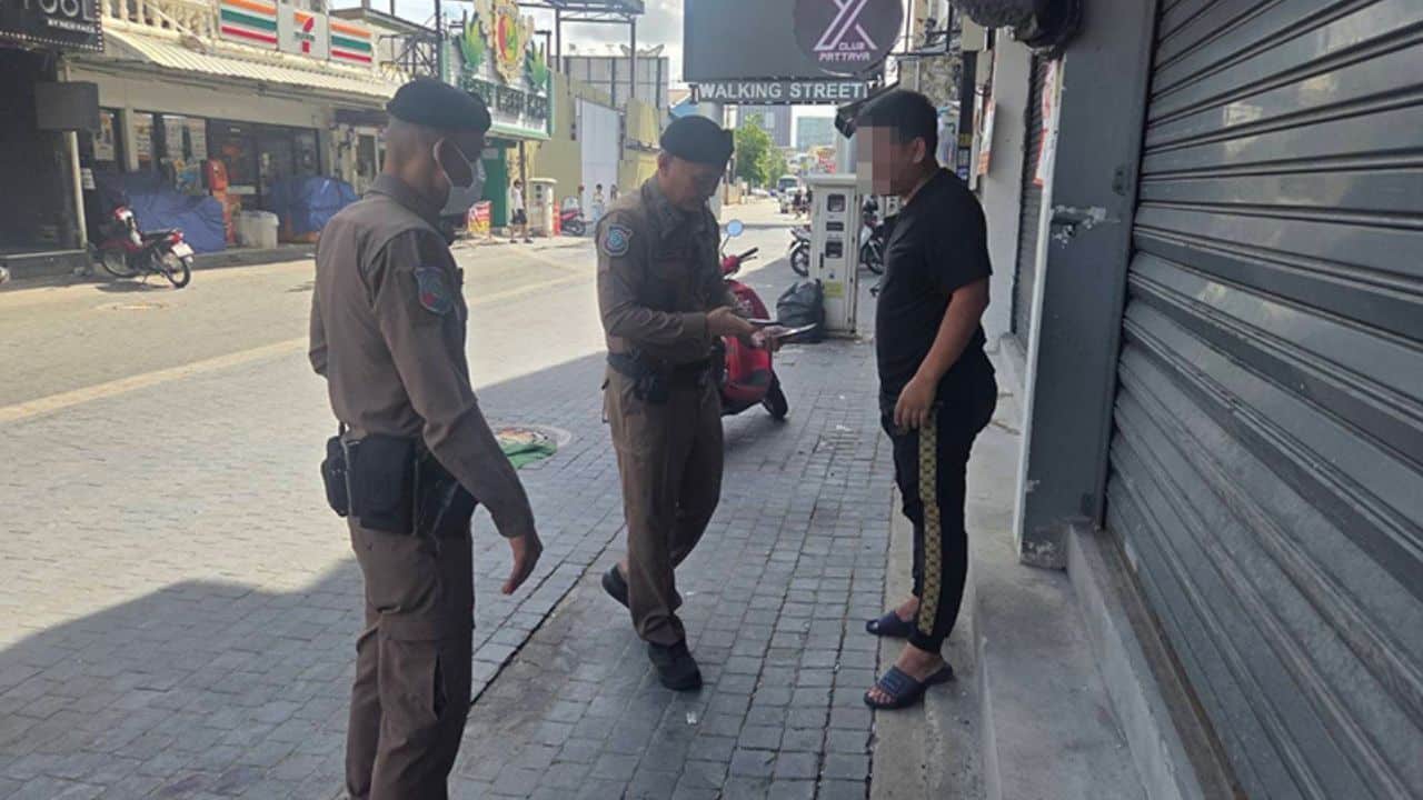 Pattaya tourist police arrested a human trafficking suspect after AI cameras detected him walking in the city on May 15.