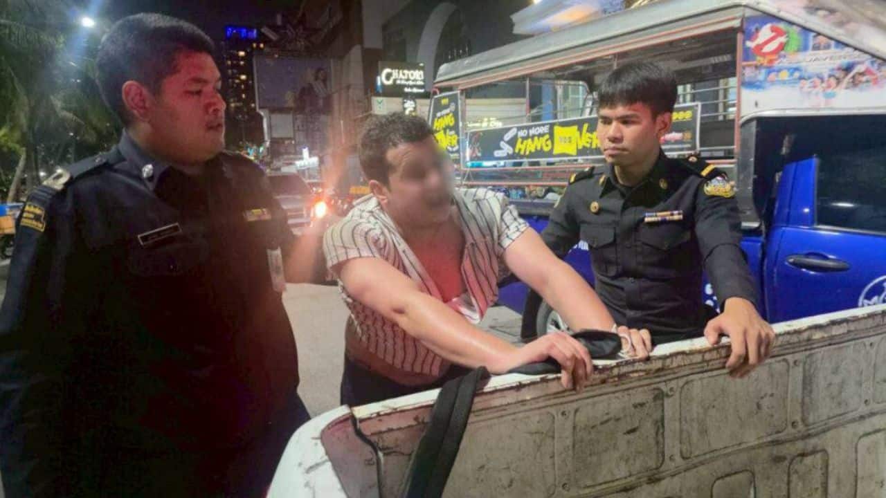 A Moroccan tourist was detained in Pattaya after allegedly leaving a bar without paying his drinks bill and resisting officers.