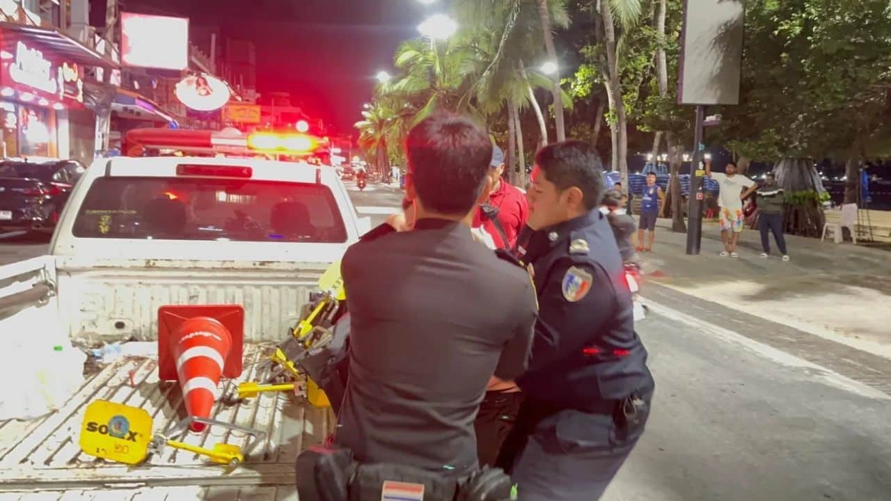 A Moroccan tourist was detained in Pattaya after allegedly leaving a bar without paying his drinks bill and resisting officers.