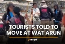 Tourists told to move by Wat Arun photographers in fresh complaint | Thaiger