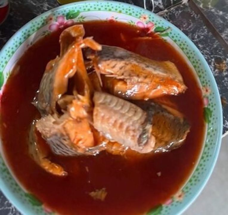 Thai officials seized mislabeled canned fish at a Samut Sakhon factory after products sold as mackerel used another species.