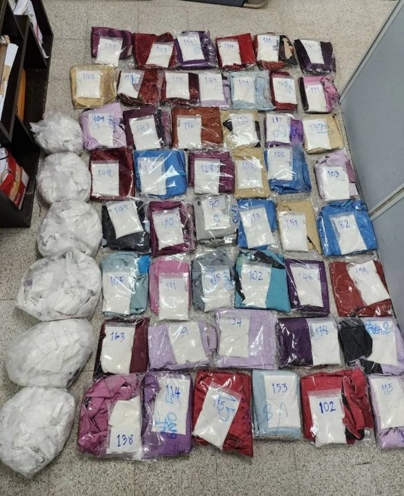 Police found more than six kilogrammes of heroin hidden inside Thai clothing sets in Phuket before the shipment could be sent to Australia.