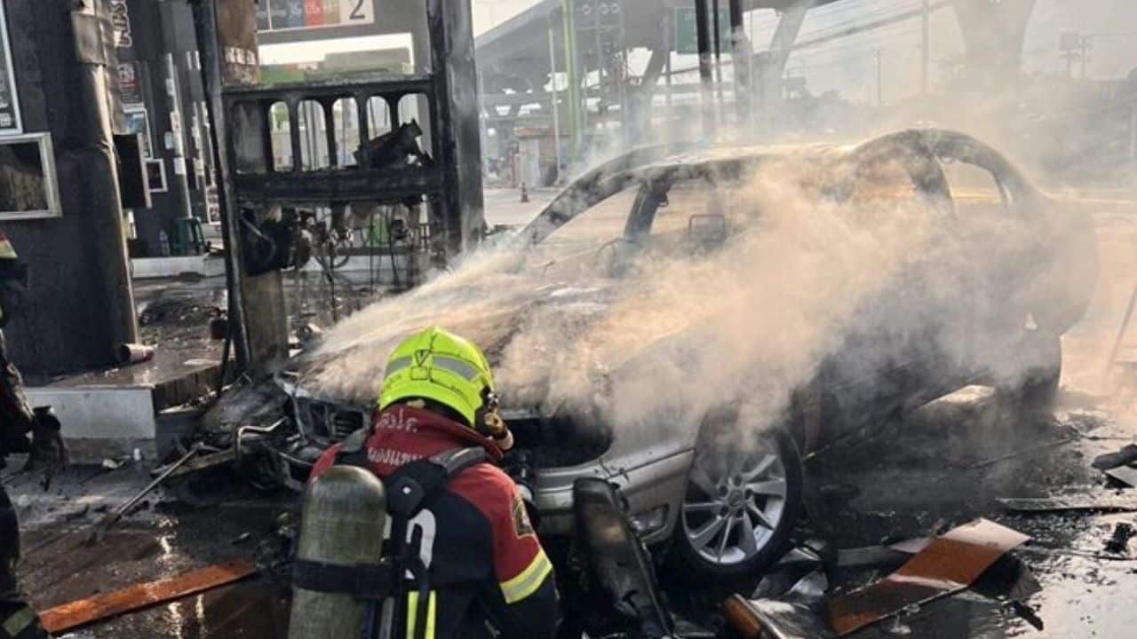 An elderly driver crashed into fuel pumps at a Bangkok station, starting a fire that destroyed his car and damaged two dispensers.
