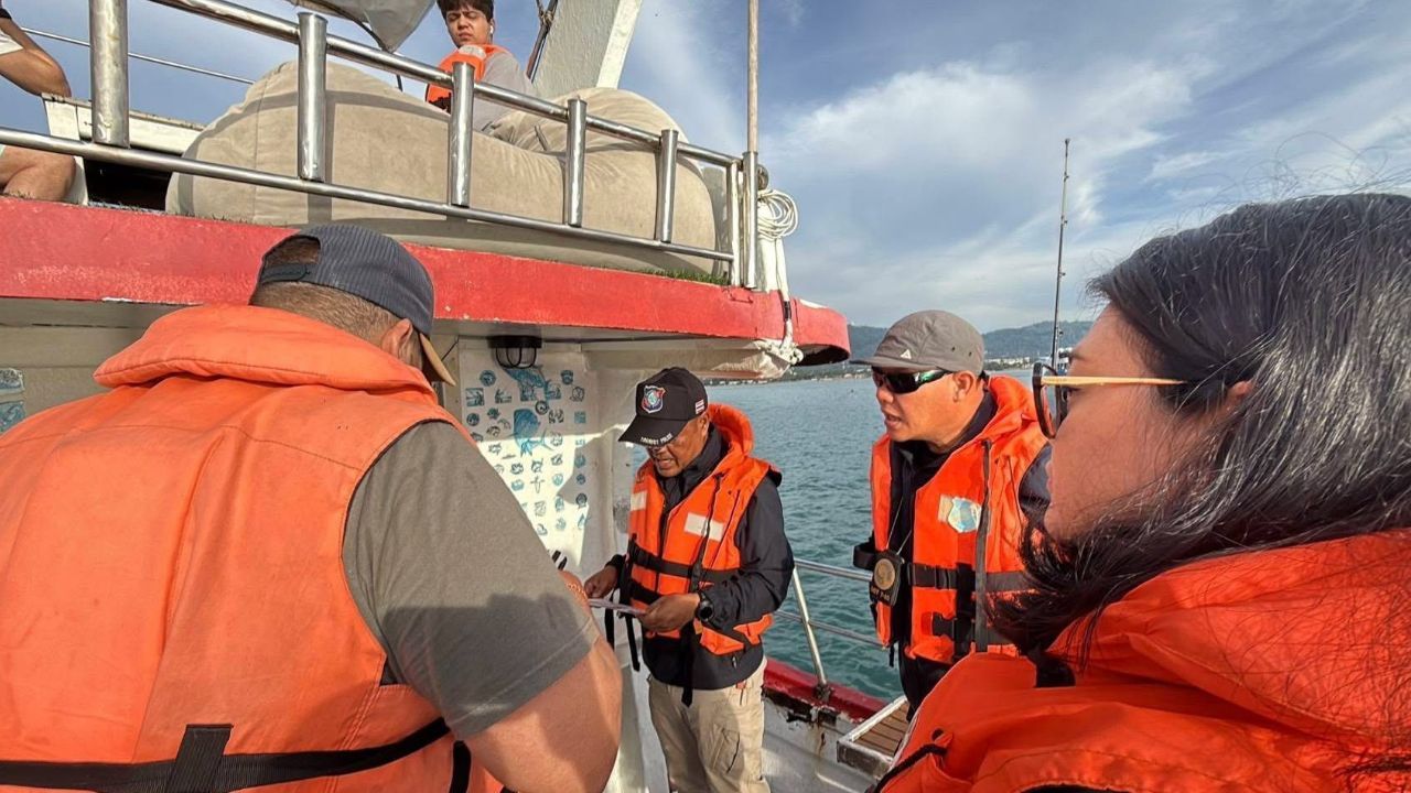 Police arrested a Russian man at sea in Phuket after tracing alleged unlicensed Phuket fishing tours advertised on Telegram.