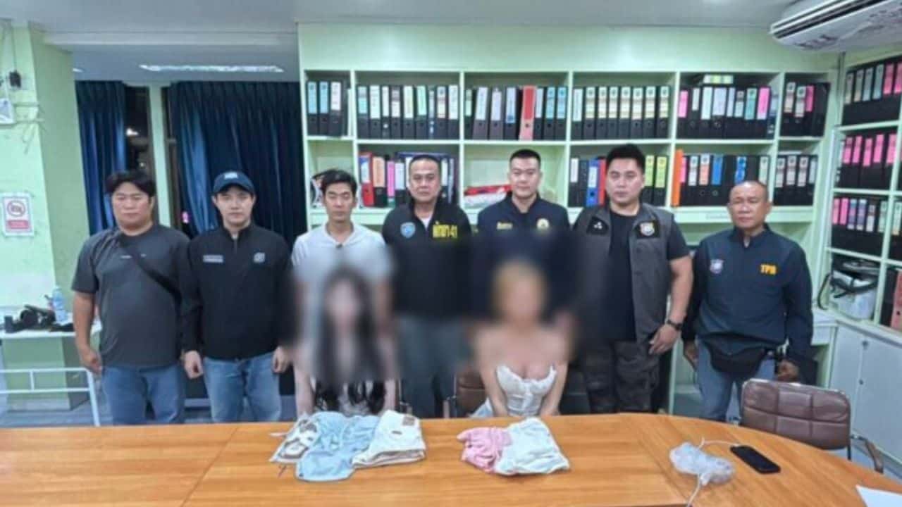 Police arrested two transgender suspects in Pattaya after an Australian tourist was allegedly stabbed with scissors and robbed of AU$6,000.