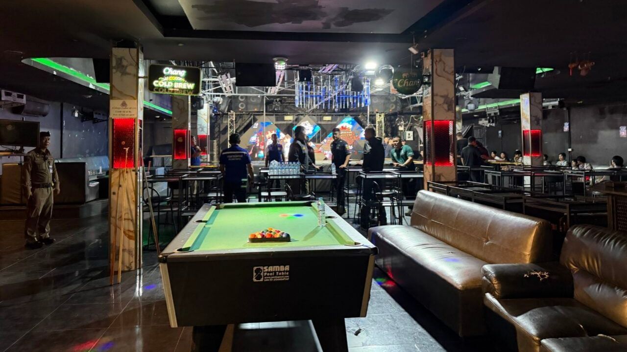 Police are investigating after a Chinese tourist died following a fight at an unlicensed entertainment venue in Pattaya during a snooker game.
