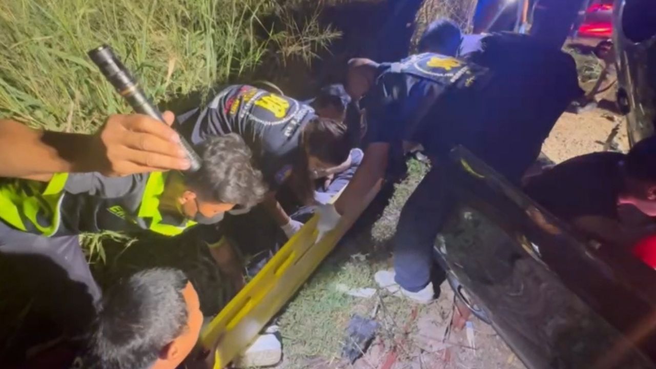 A Chon Buri crash left three people injured after a Chinese driver hit roadwork barriers on Highway 331 and overturned.
