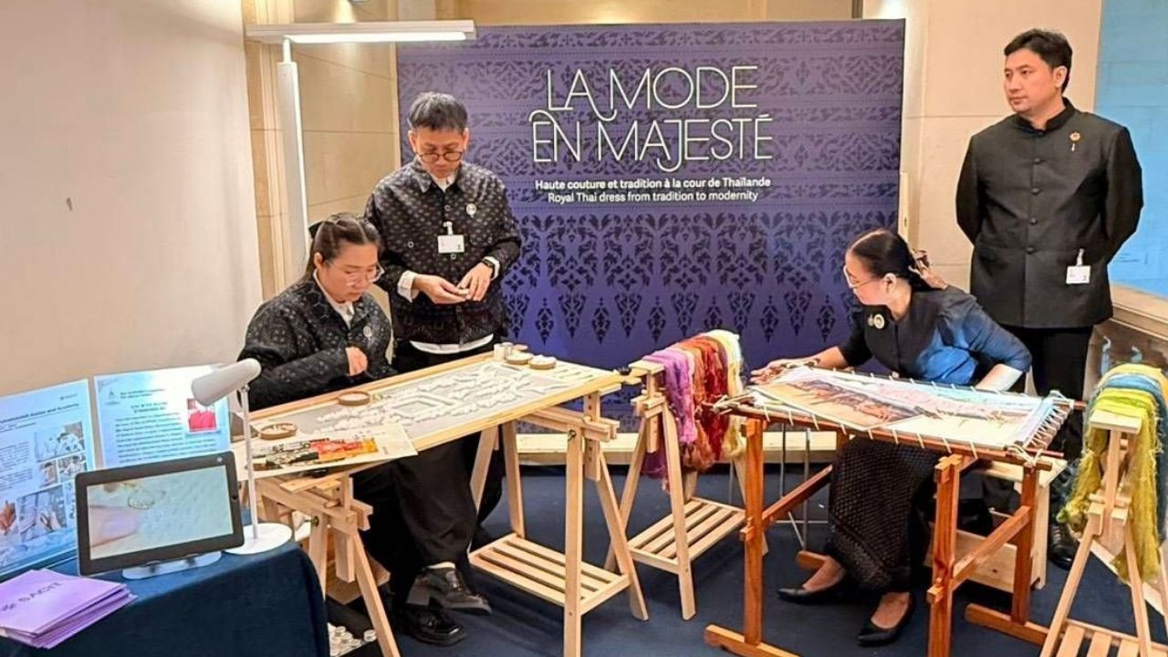 Royal Thai garments are being displayed in Paris as part of an exhibition on Thai dress, textiles and craftwork running until November 1.