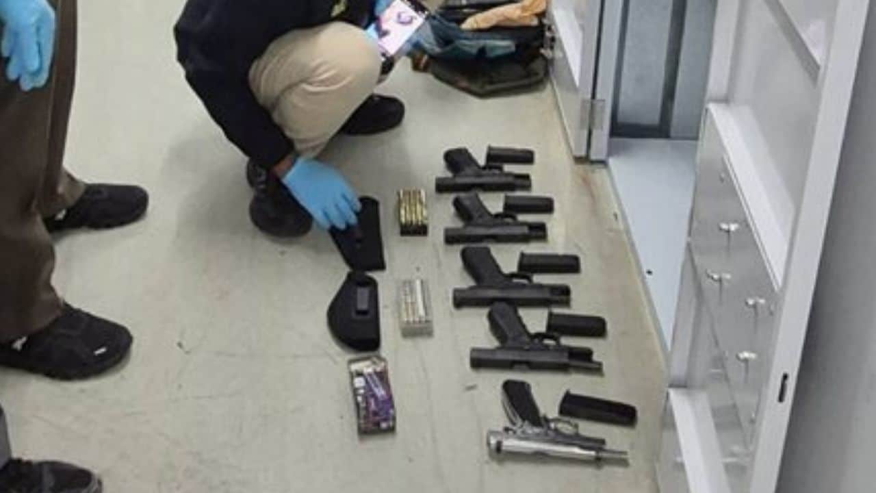 Police are reviewing five guns and 100 bullets found in a Patong locker rented by a Swedish customer who was behind on payments.