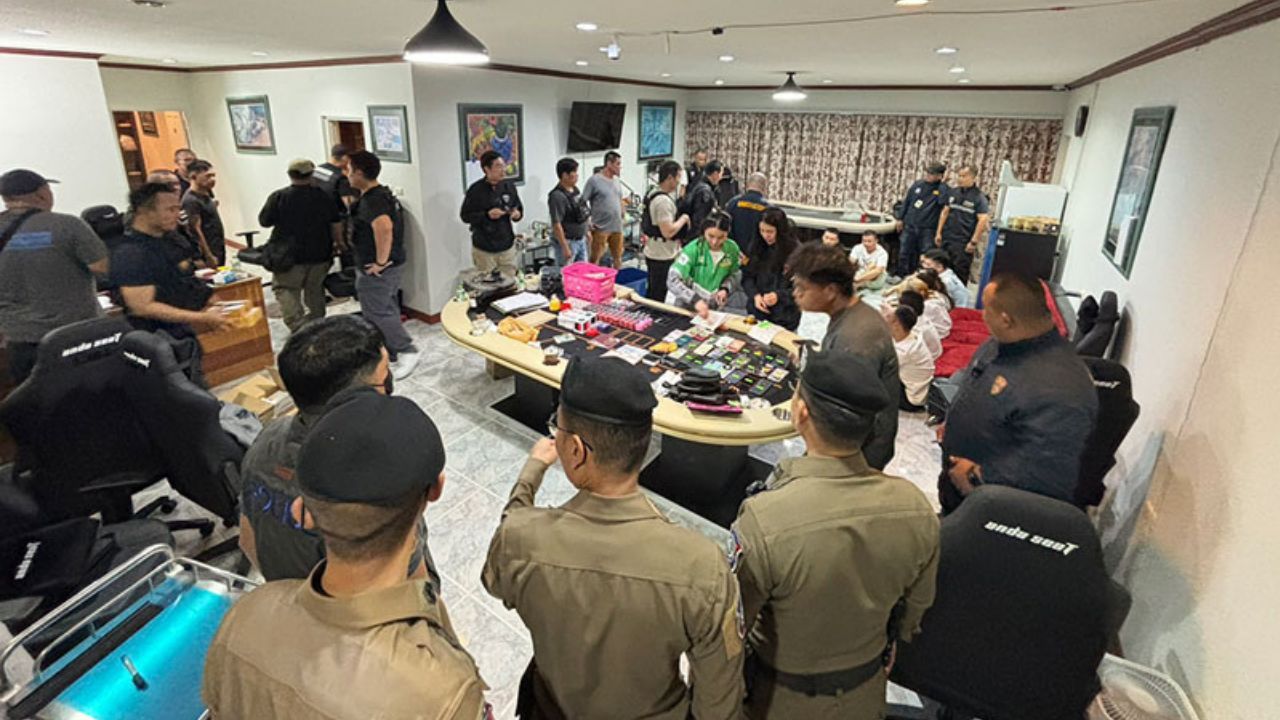 A Chon Buri poker den raid led to 16 Chinese gamblers being arrested after residents raised concerns about activity at a luxury house.