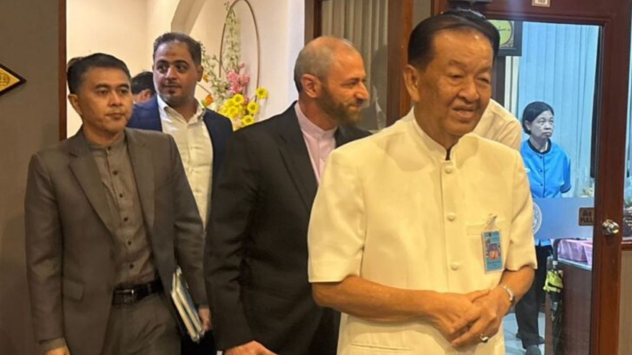 Thailand sought Iran’s support for two Thai cargo ships during talks covering the conflict, energy prices, and regional stability.