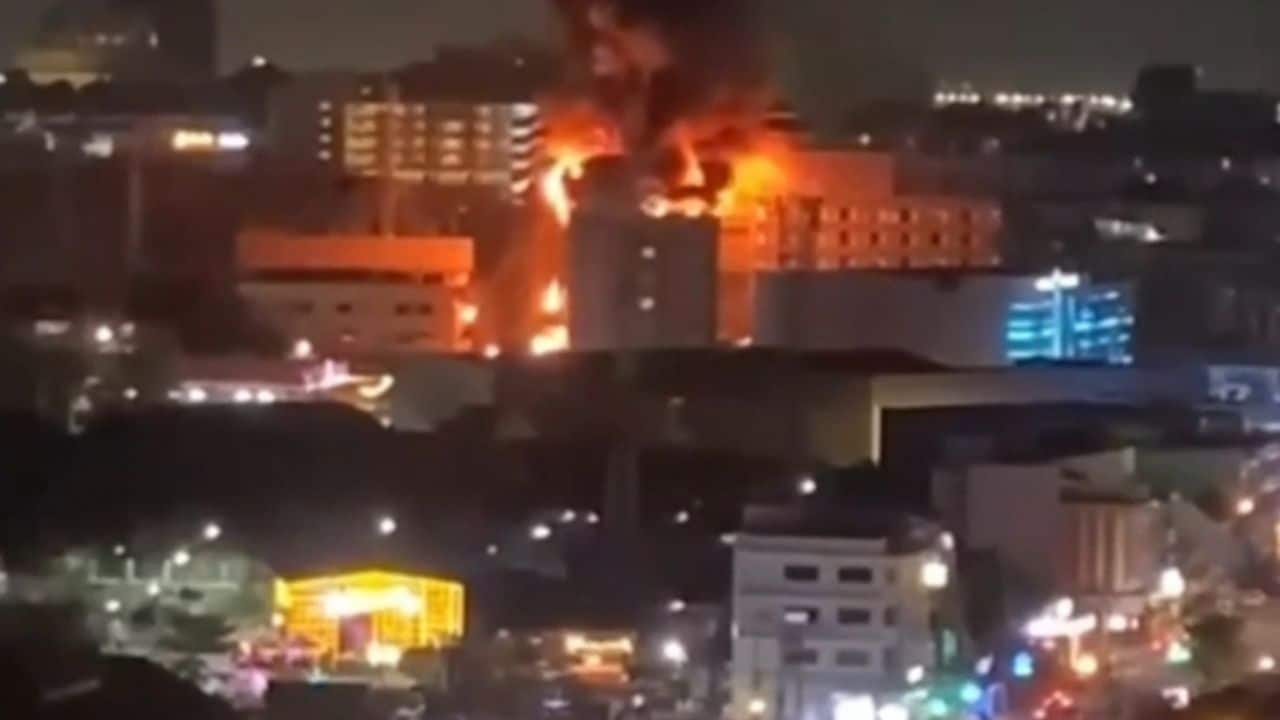 A Pattaya hotel fire injured four people and forced 240 guests to evacuate after flames broke out at a rooftop bar on the seventh floor.