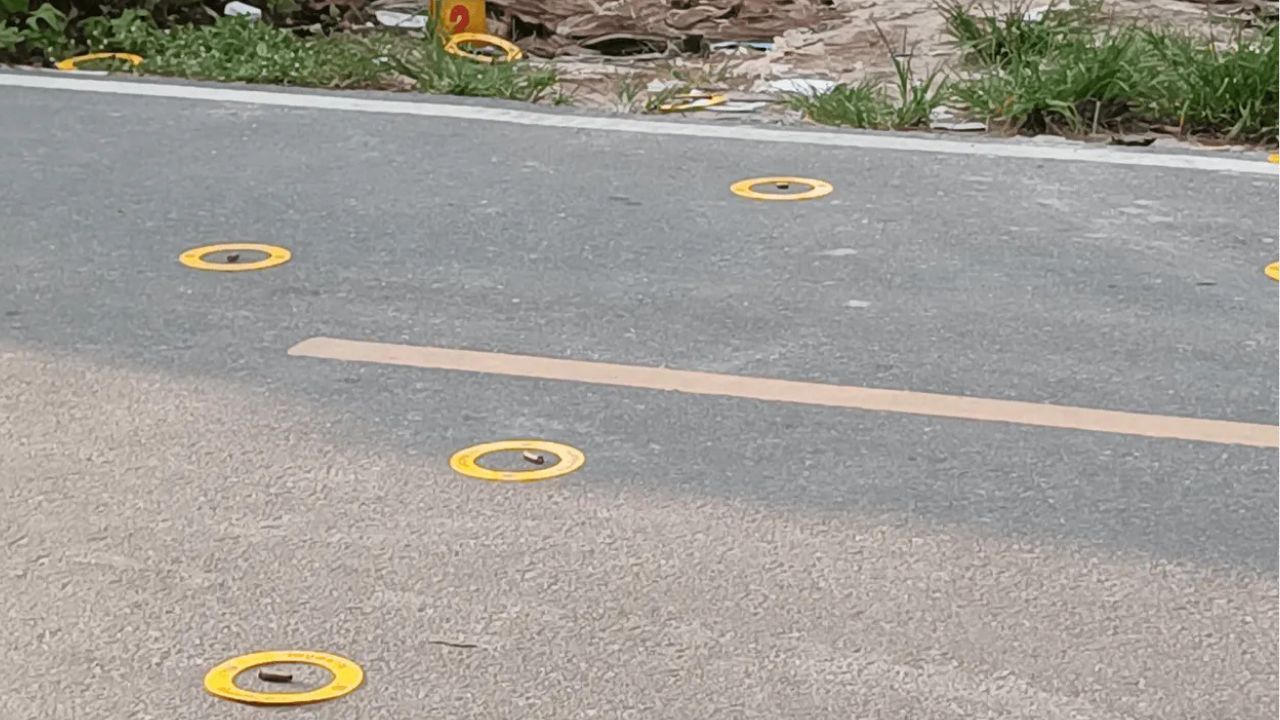 Police are investigating a suspected insurgent shooting in Pattani that killed a woman and injured her officer husband and infant child.