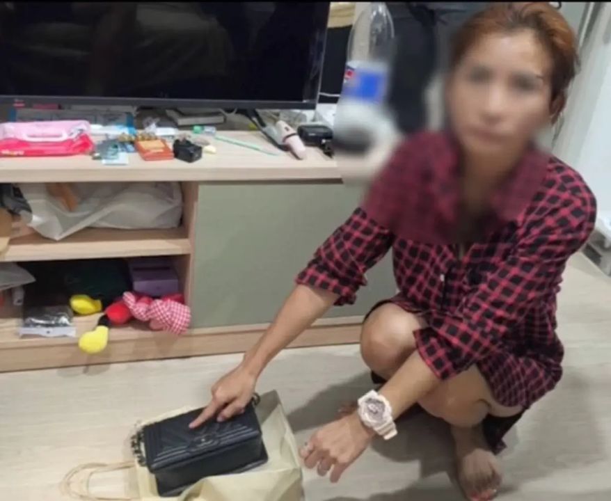 Police arrested a 41 year old woman after Chanel and Louis Vuitton bags were stolen from a branded handbag shop in Lat Phrao, Bangkok.