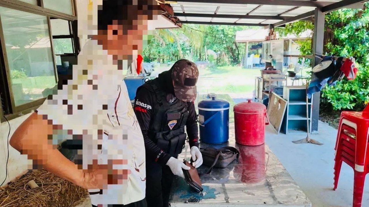 A senior local official was arrested in Mukdahan after a drug test found methamphetamine, following a tip-off to district officials.