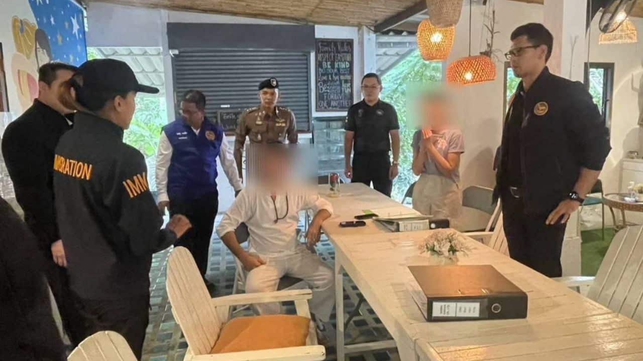 Officials inspected four resorts in Sri Thanu during a Koh Pha Ngan resort crackdown into alleged licence breaches and nominee ownership.
