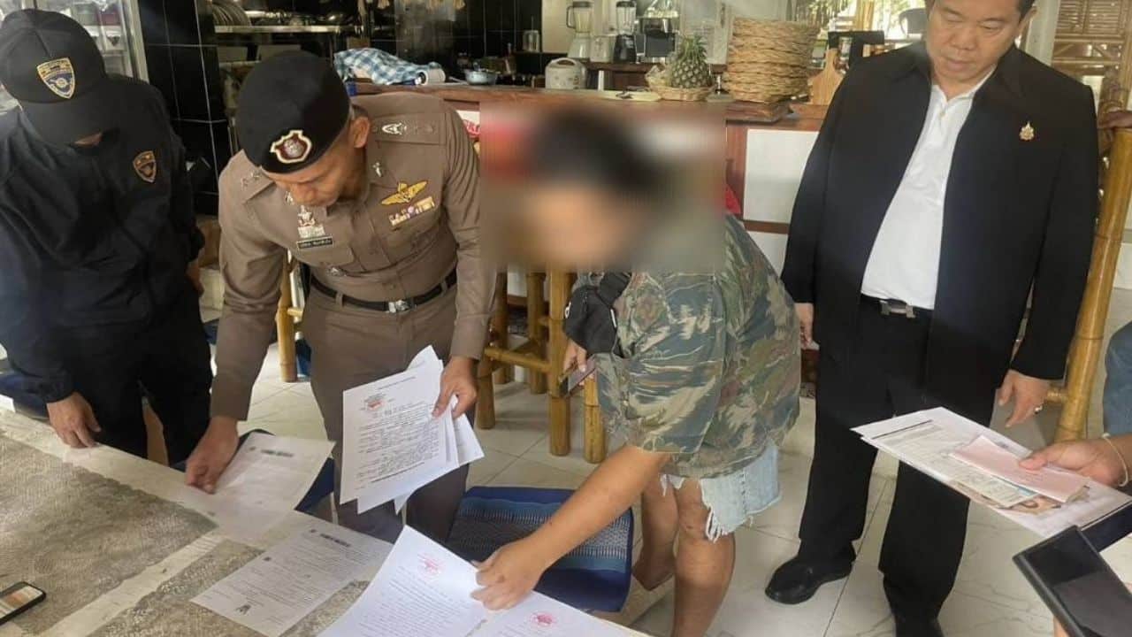 Officials inspected four resorts in Sri Thanu during a Koh Pha Ngan resort crackdown into alleged licence breaches and nominee ownership.
