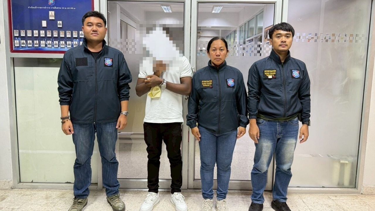 Two Phuket overstayers from Nigeria and Côte d’Ivoire were arrested after tourist police used an AI facial recognition camera in Kathu.